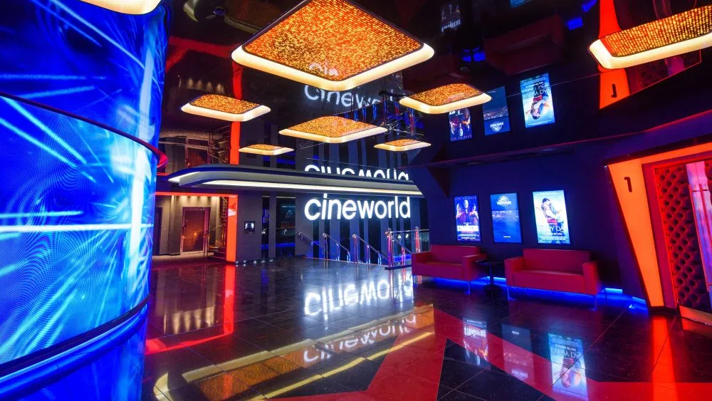 Digital signage monitor display – Cineworld cinema signage