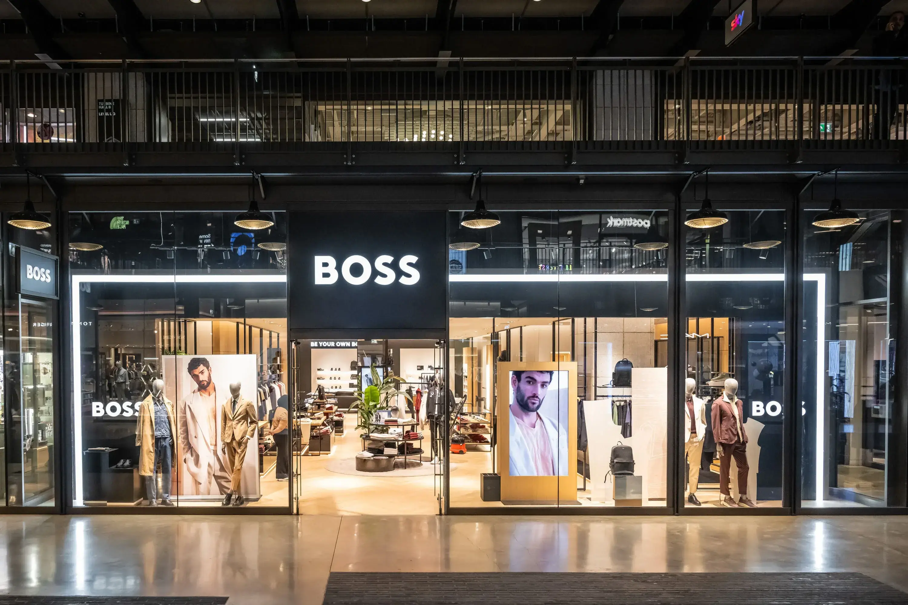 Could Clothing Shops Integrate Digital Screens?