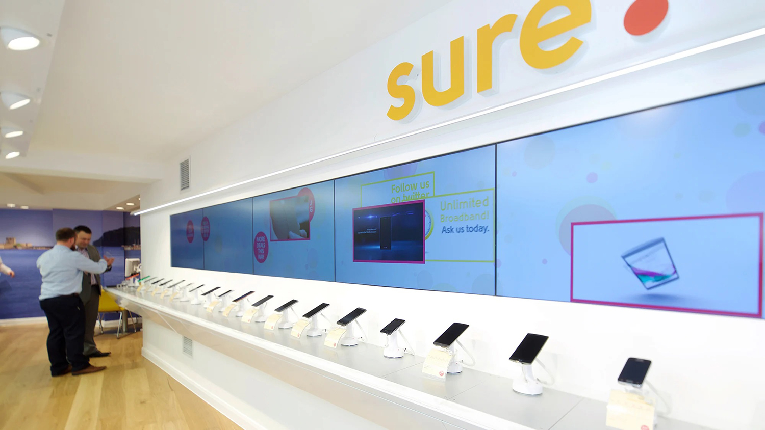 4 Reasons To Make The Move To Digital Retail Signage