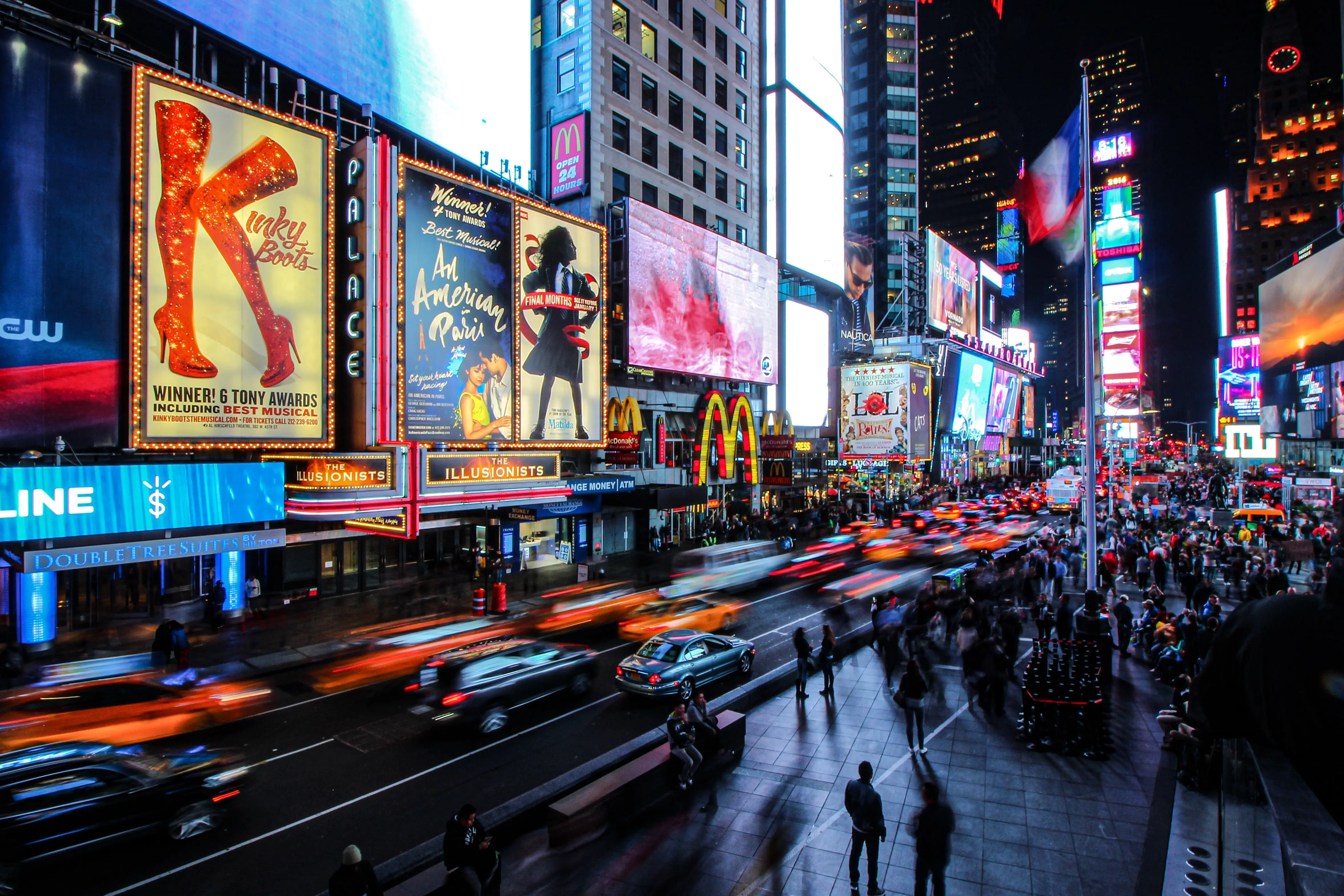 5 Ways To Make Your Signage Stand Out From The Crowd In 2022!